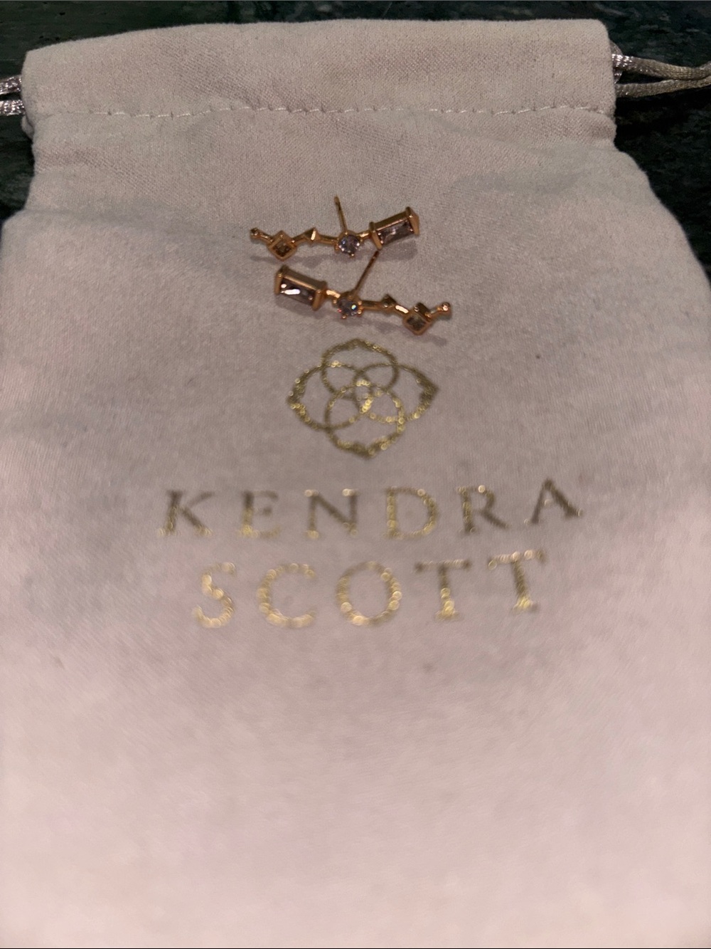 Kendra Scott “Sutton” ear climber